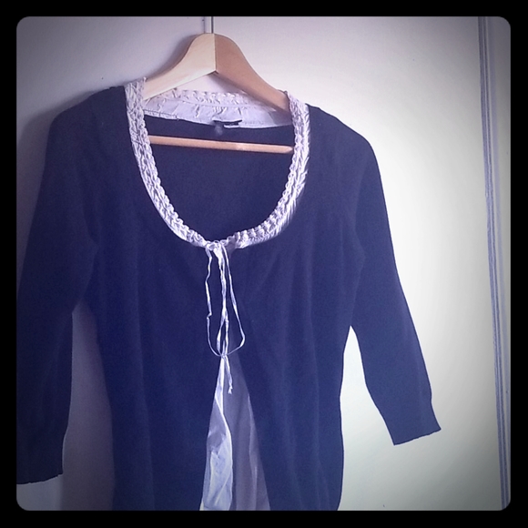 Black & white lace top - Picture 1 of 3